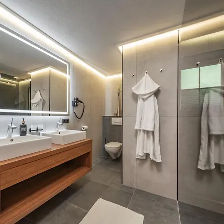 Sonnenschein Im Johanna In Mayrhofen-hippach- Naehe Der Skipiste Apartment Hippach