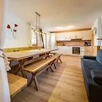 Sonnenschein Im Johanna In Mayrhofen-hippach- Naehe Der Skipiste * هيباخ