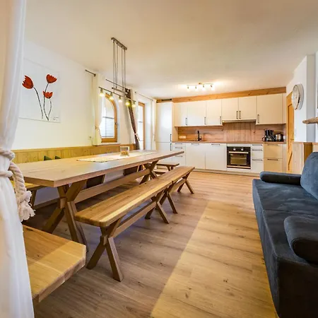 Sonnenschein Im Johanna In Mayrhofen-hippach- Naehe Der Skipiste * 힙파흐