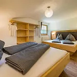 Apartment Sonnenschein Im Johanna In Mayrhofen-hippach- Nähe Der Skipiste